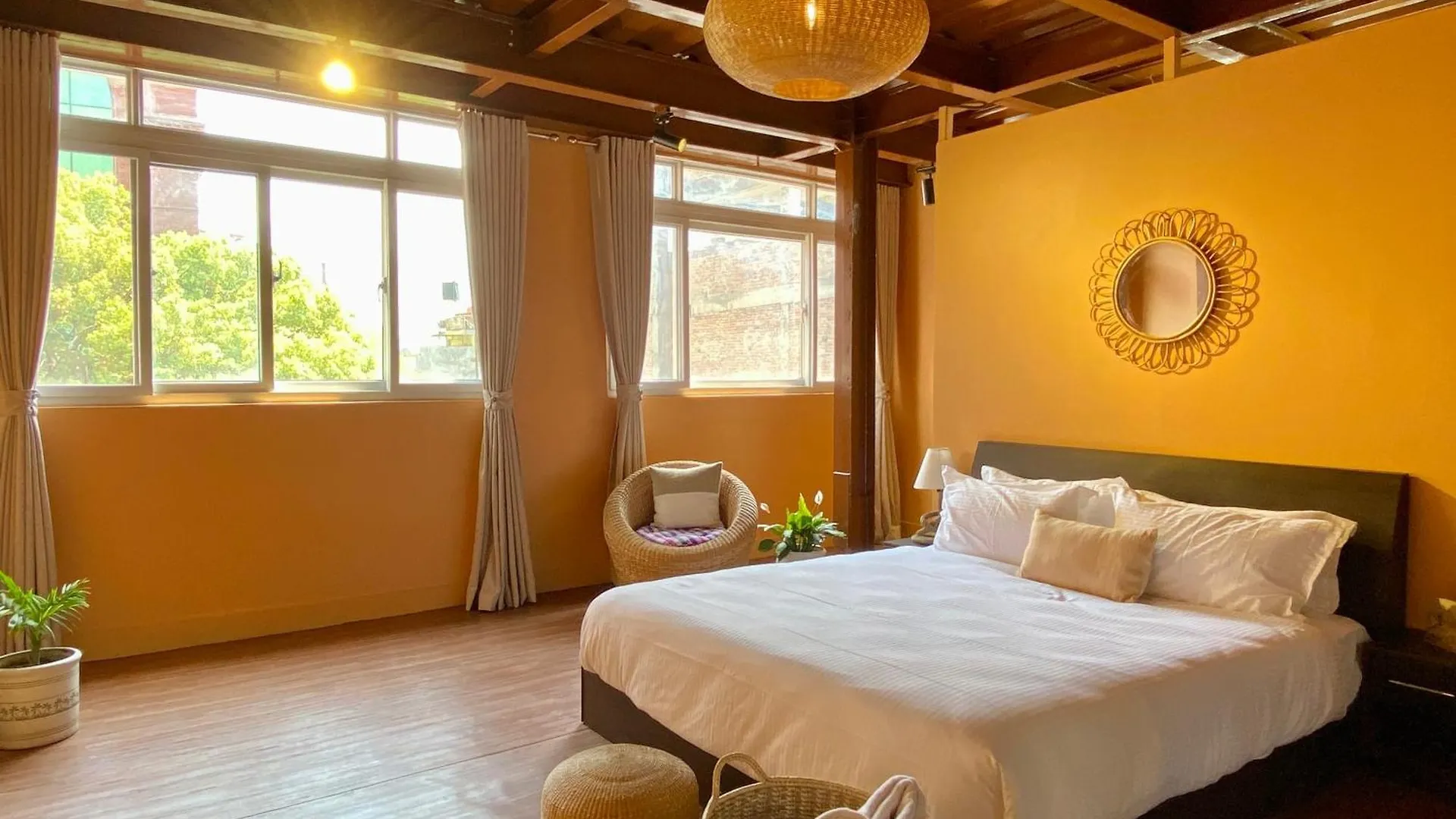 Spacious Boho Studio Apartment Katmandú